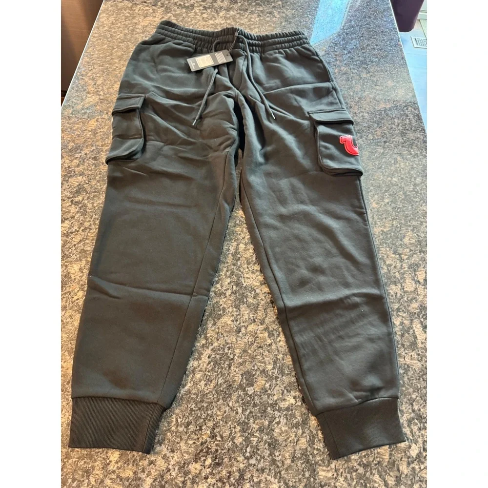 True Religion Mens Outline HS Cargo‎ Jogger Jet Black Red Horseshoe 700768 NWT L
